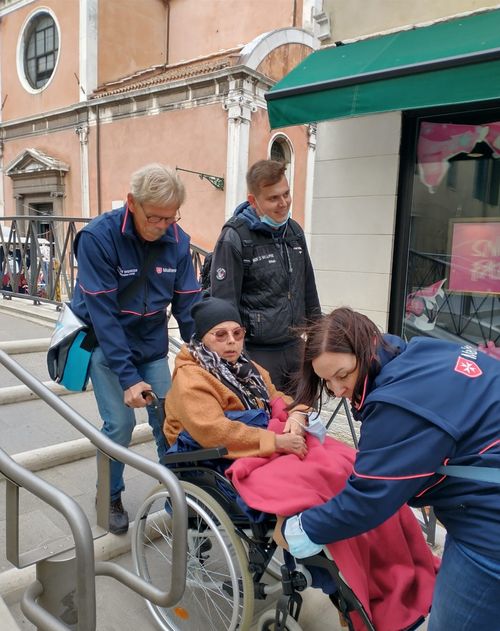 Erste-Hilfe-Kurs für Rollstuhlfahrerinnen und Rollstuhlfahrer in Wien -  BIZEPS